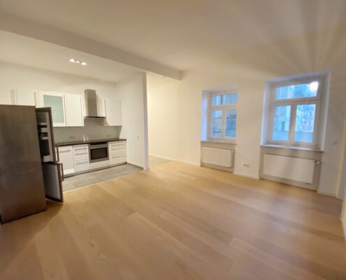 VERKAUFT! Gepflegte 2,5-Zimmer-Wohnung mit Balkon - Perfekte Aufteilung und zentrale Lage– Nahe Isar in der Au