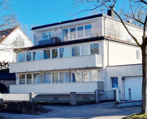 VERMIETET! Auf 1,5 Jahre befristet! Helle 1-Zimmer-Wohnung mit Balkon in Bestlage in Bogenhausen