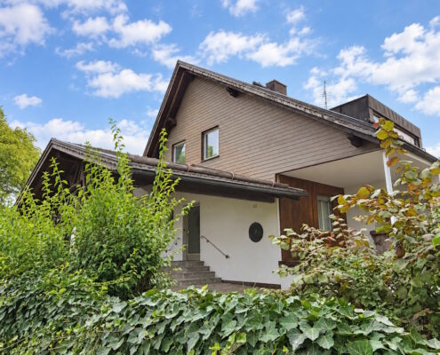 Einfamilienhaus mit Modernisierungsbedarf in bester, zentraler Lage von Gröbenzell