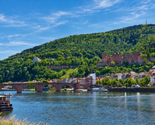 Beste Lage: Zwei repräsentative Wohn- und Geschäftshäuser direkt am Neckar und an der Alten Brücke